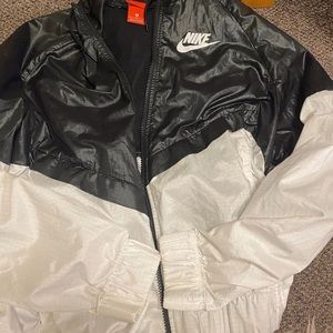 nike windbreaker
